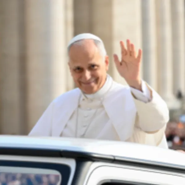 Ciclo de catequesis - Jubileo 2025. Jesucristo, nuestra esperanza. IV. La resurrección de Cristo y los desafíos del mundo actual. 1. El Resucitado, fuente viva de la esperanza humana. (Jn 10,7.9-10)
