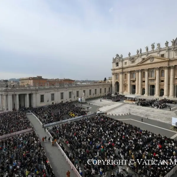 Catequesis - Los Documentos del Concilio Vaticano II - II. Constitución dogmática Lumen gentium. 2. La Iglesia, realidad visible y espiritual