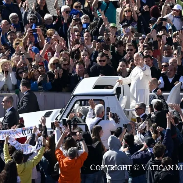 Catequesis - Los documentos del Concilio Vaticano II. II. Constitución dogmática Lumen gentium. 7. La santidad y los consejos evangélicos en la Iglesia